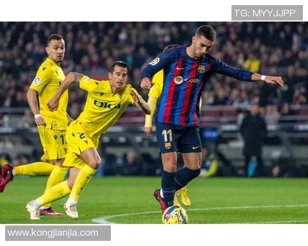 伊比萨主场迎战巴萨双方争夺西甲宝贵积分之战