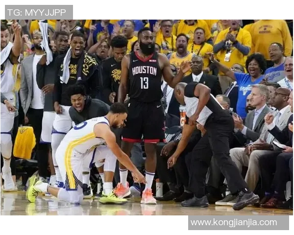 勇士与骑士巅峰对决海报展现激情与荣耀的篮球盛宴